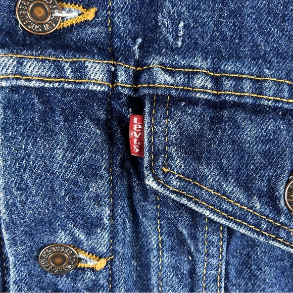 Vintage 90’s Levi’s blanket lined jean jacket - Picture 2 of 8